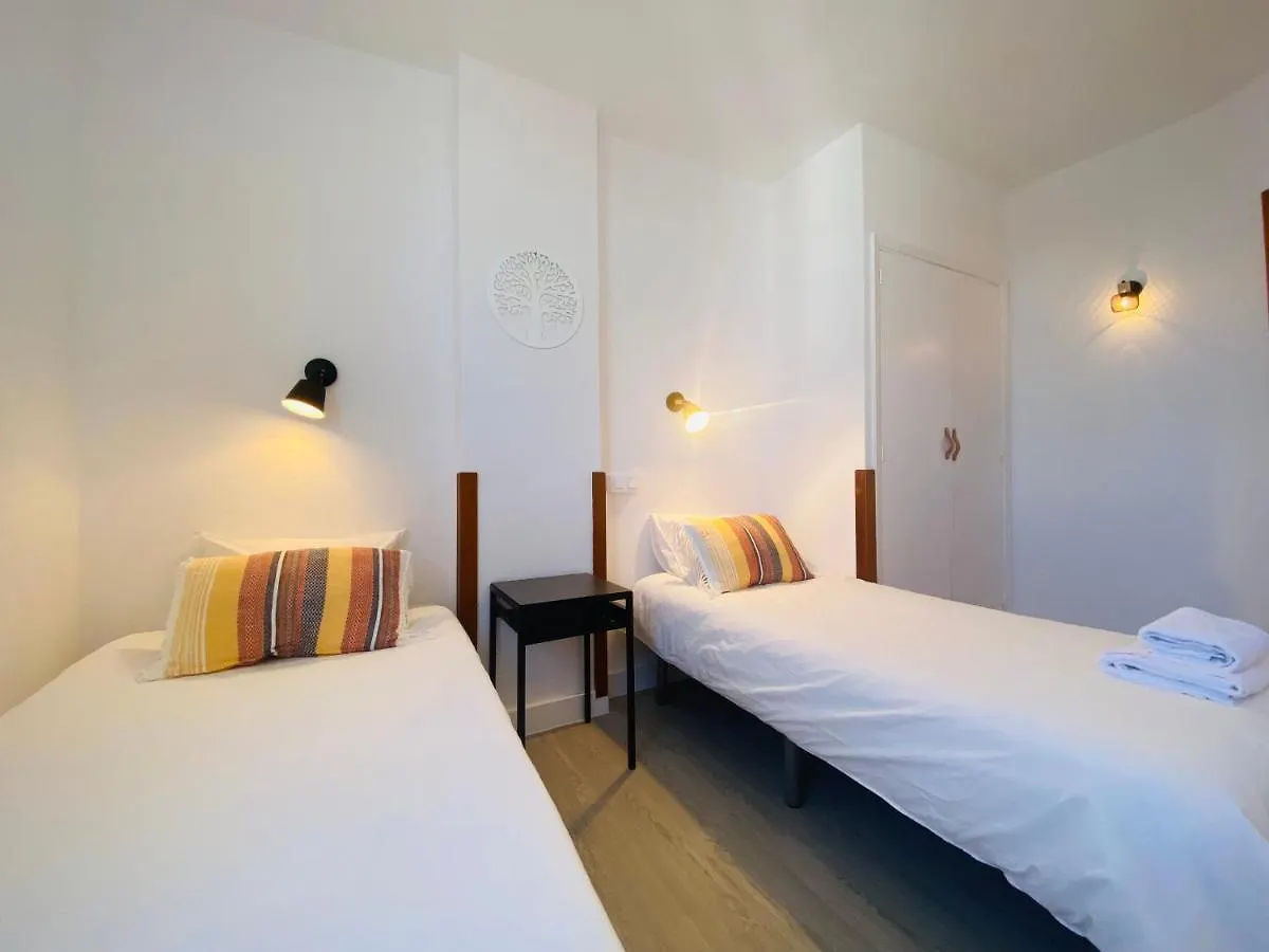 Paradise Holidays 2 Bedrooms & Sea View, Tenerife Arona  0*, Arona (Tenerife)